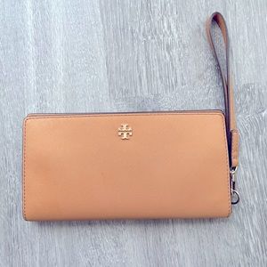 Tory Burch wristlet wallet